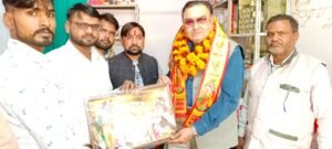 फोटो परिचय : मथुरा नगर निगम वार्ड नंबर 37 में लगे वैक्सीनेशन कैंप में विधायक पूरन प्रकाश रालोद प्रदेश उपाध्यक्ष कुंवर नरेंद्र सिंह, प्रदेश अध्यक्ष विनोद दीक्षित, डॉक्टर सचिन सत्यदेव शर्मा प्रदेश महासचिव मनोज ठाकुर जिला उपाध्यक्ष 