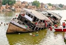 Photo of यमुना में पलटी श्रद्धालुओं से भरी नाव, 10 लोगों की मौत